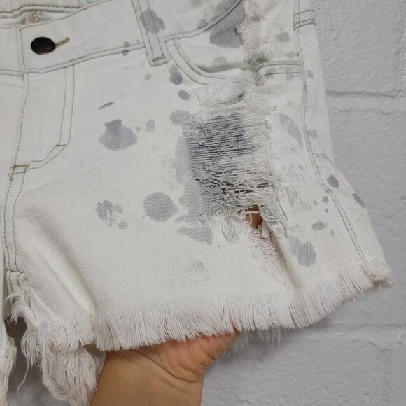 Sivy Destroyed Jean Shorts 32 - Picture 5 of 8